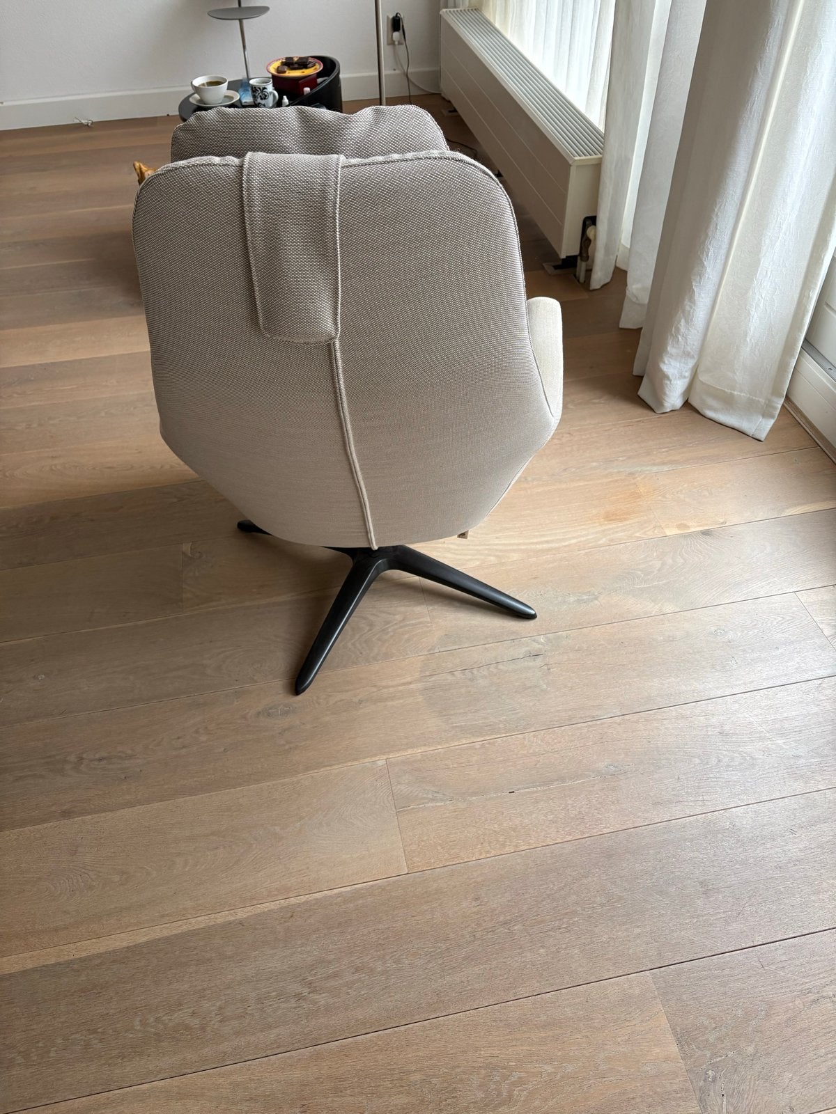 Comfortabele draaibare TV stoel, beige stof, Ophalen, Gebruikt, 75 tot 100 cm, Stof