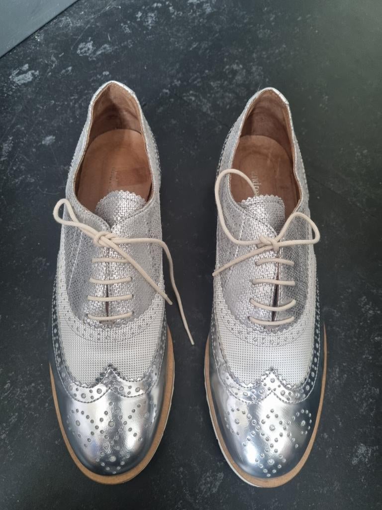 Zilverkleurige Brogues van Andrea Marone maat 39, Schoenen met lage hakken, Overige kleuren, Andrea Marone, Ophalen of Verzenden