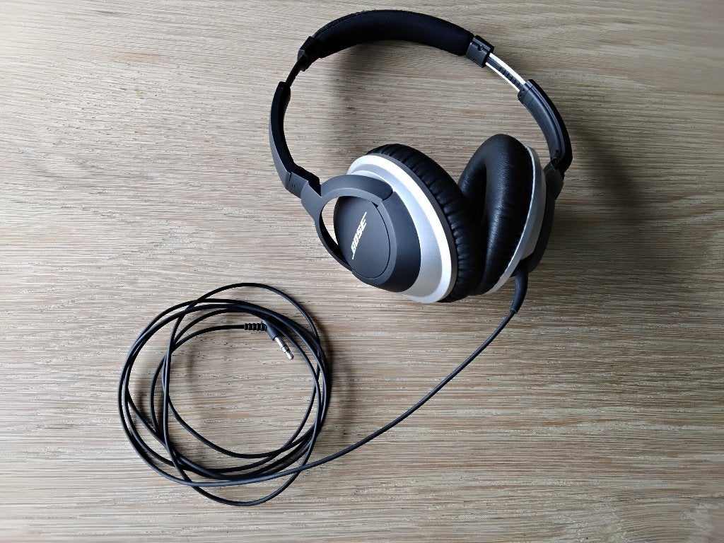 Bose over-ear koptelefoon bedraad, Audio, Tv en Foto, Koptelefoons, Gebruikt, Ophalen of Verzenden, Verstelbaar, Bose