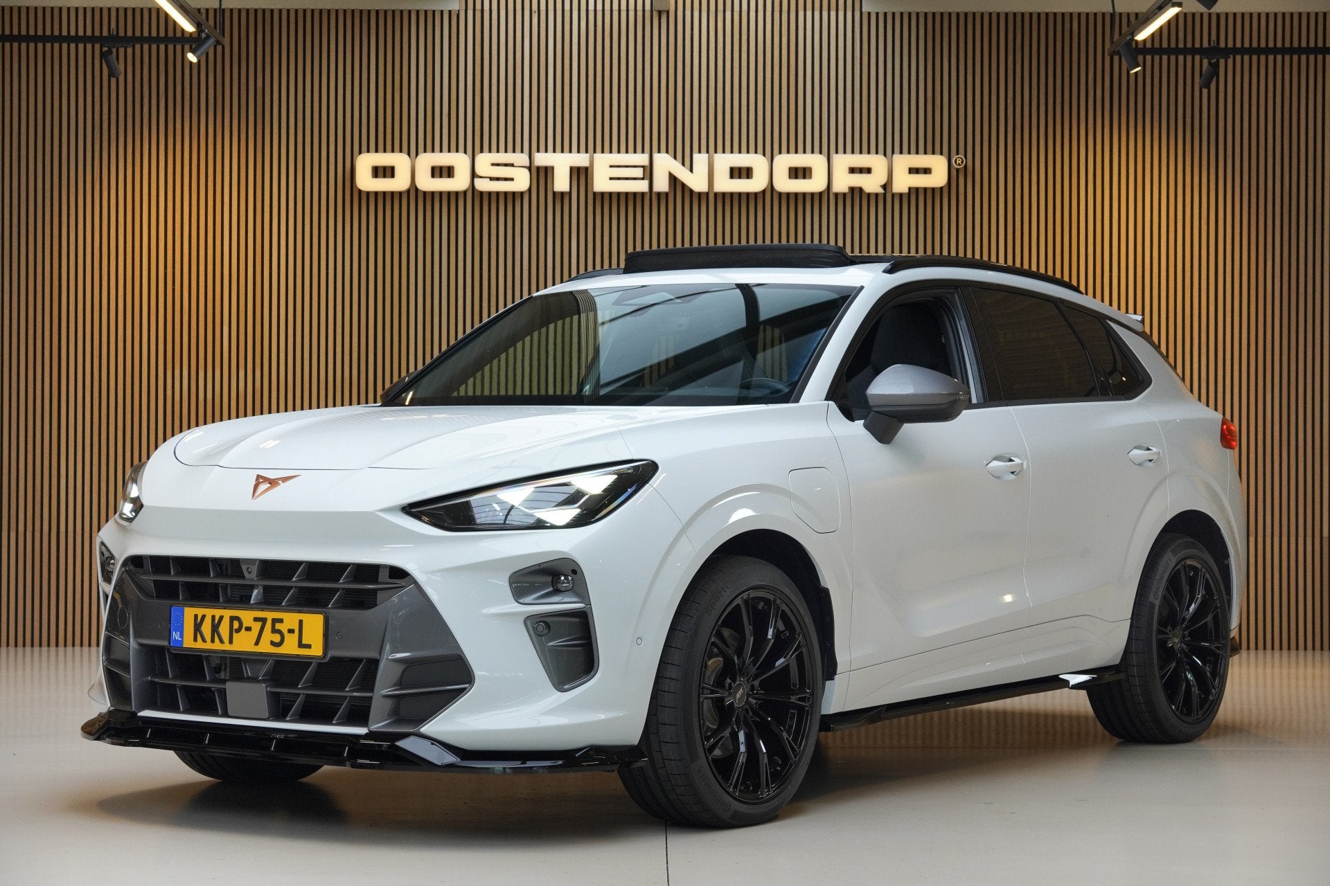 CUPRA Terramar 1.5TSI/204pk e-Hybrid MAXTON Blackstyle|2025|, Auto's, Dealer onderhouden, 1798 kg, 4 cilinders, Parkeersensor