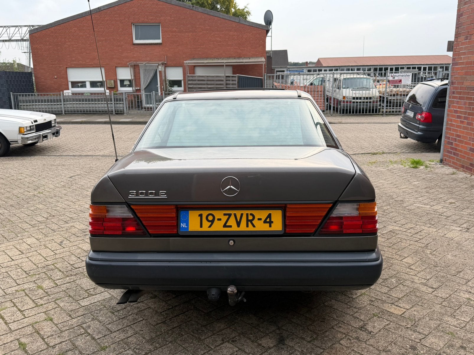 Mercedes-Benz 200-Serie 3.0 300 E K6 1986 Grijs, foto 4
