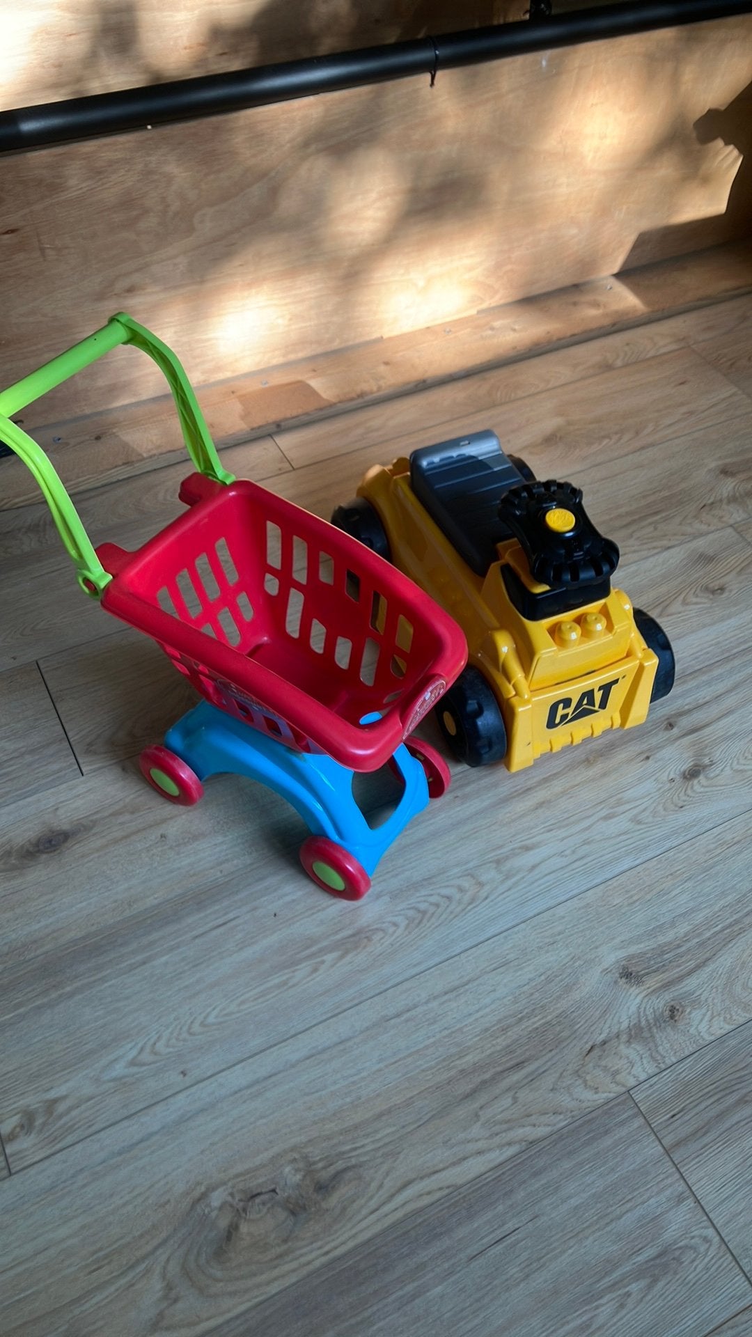 Speelgoed gratis loopauto boodschappenwagentje, Ophalen, Zo goed als nieuw
