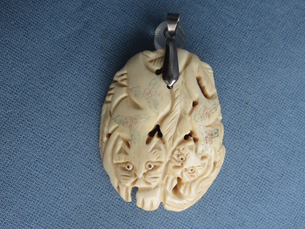 Antieke hanger / amulet met poezen - 19e - 20e eeuw, Sieraden, Tassen en Uiterlijk, Ophalen of Verzenden, Overige materialen, Hanger