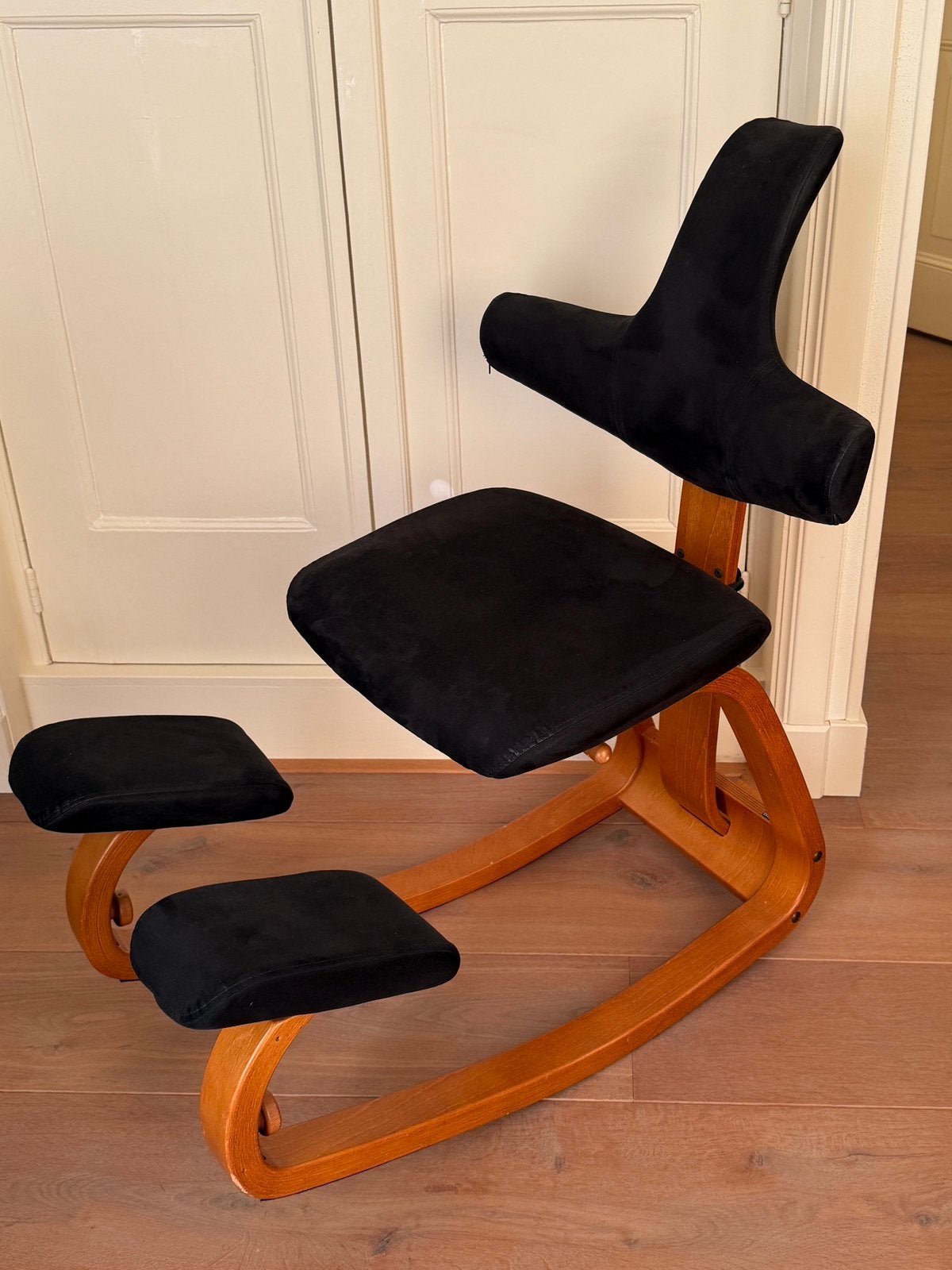 Stokke Varier Thatsit zwart ergonomische stoel 2x, Ophalen, Zo goed als nieuw, Zwart
