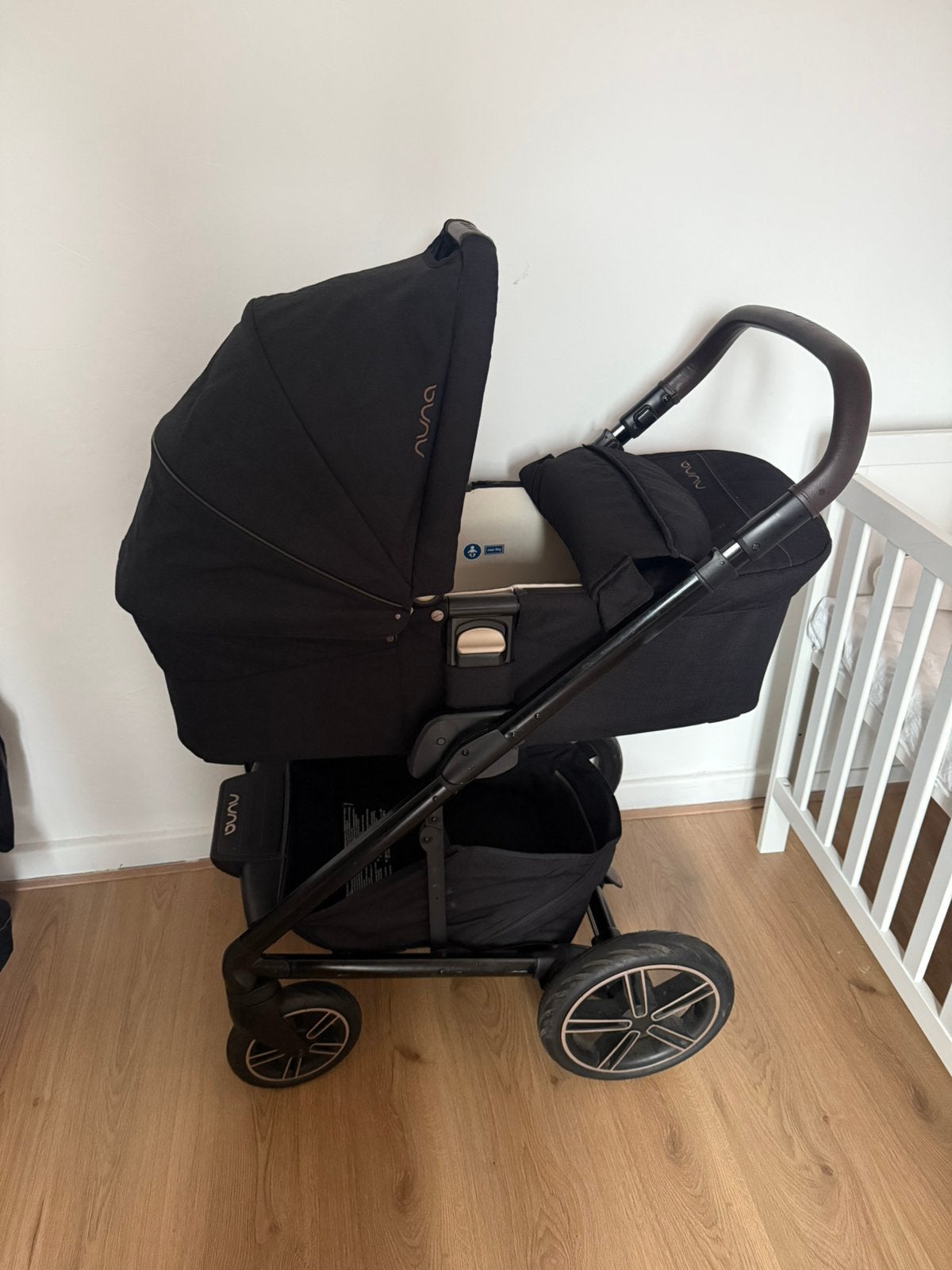 Nuna kinderwagen compleet + autostoel, Ophalen, Zo goed als nieuw, Overige merken