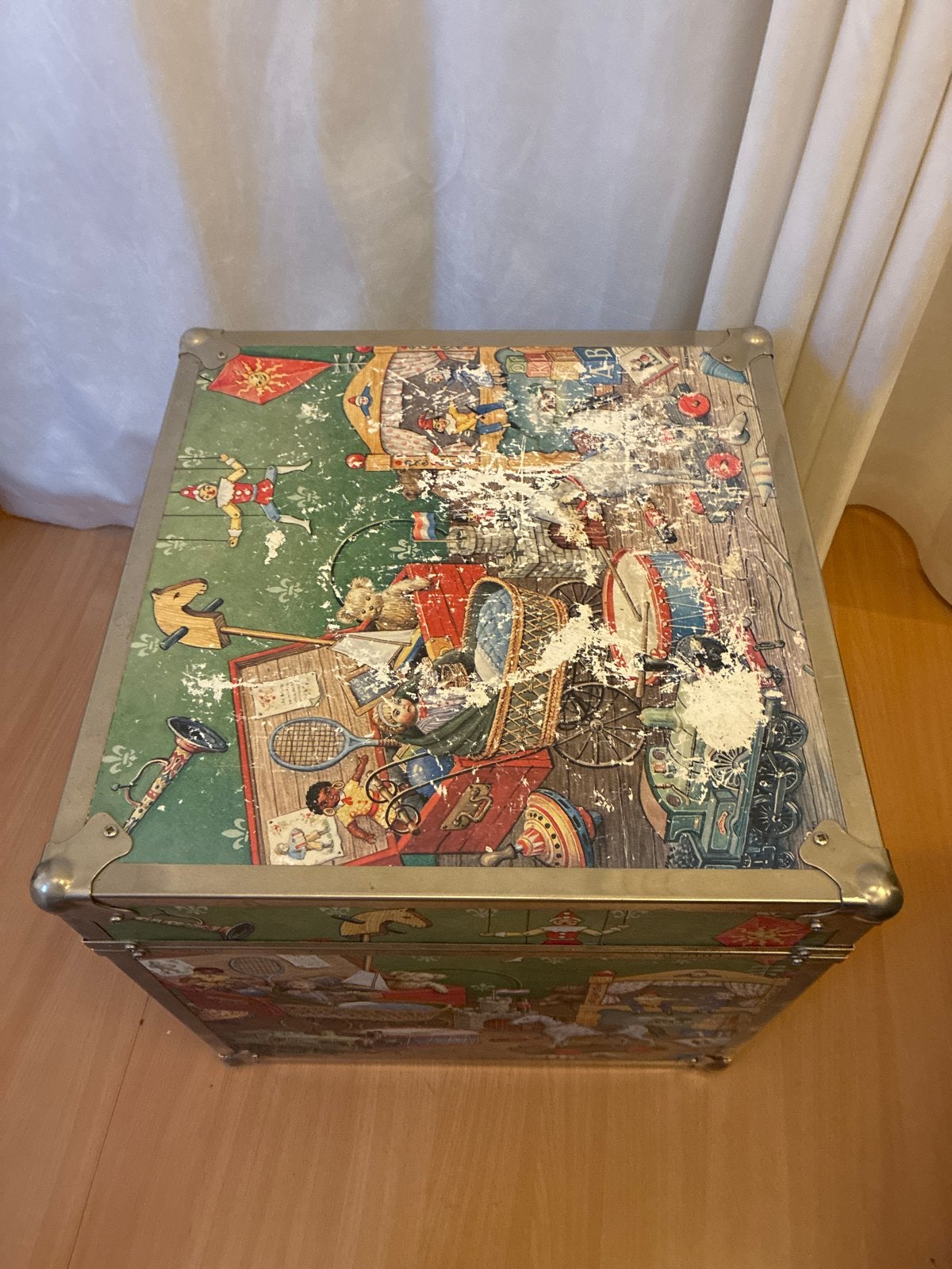 Speelgoed opbergkist met vintage illustraties, Ophalen, Minder dan 50 cm, Gebruikt, Minder dan 50 cm