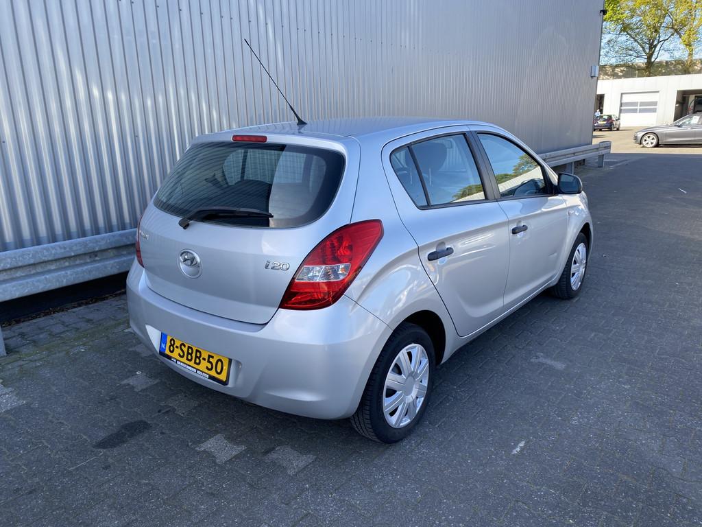 Hyundai i20 1.2i Business Edition Met Airconditioning en Nie, Auto's, Hyundai, Euro 5, Gebruikt, 31 €/maand, 4 cilinders