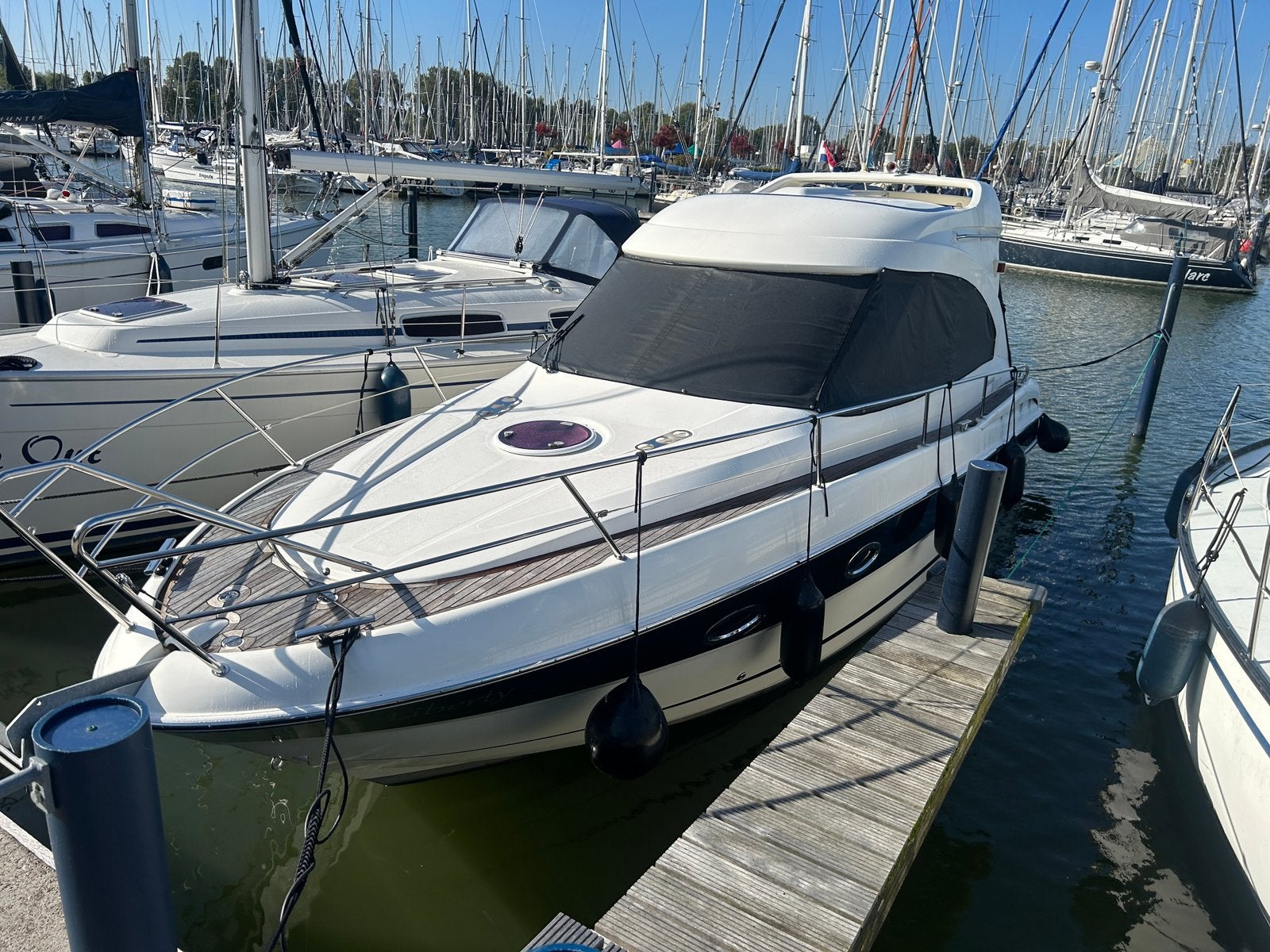 Bavaria 30 HT Hardtop, Ophalen, 9 m, Binnenboordmotor, Zo goed als nieuw