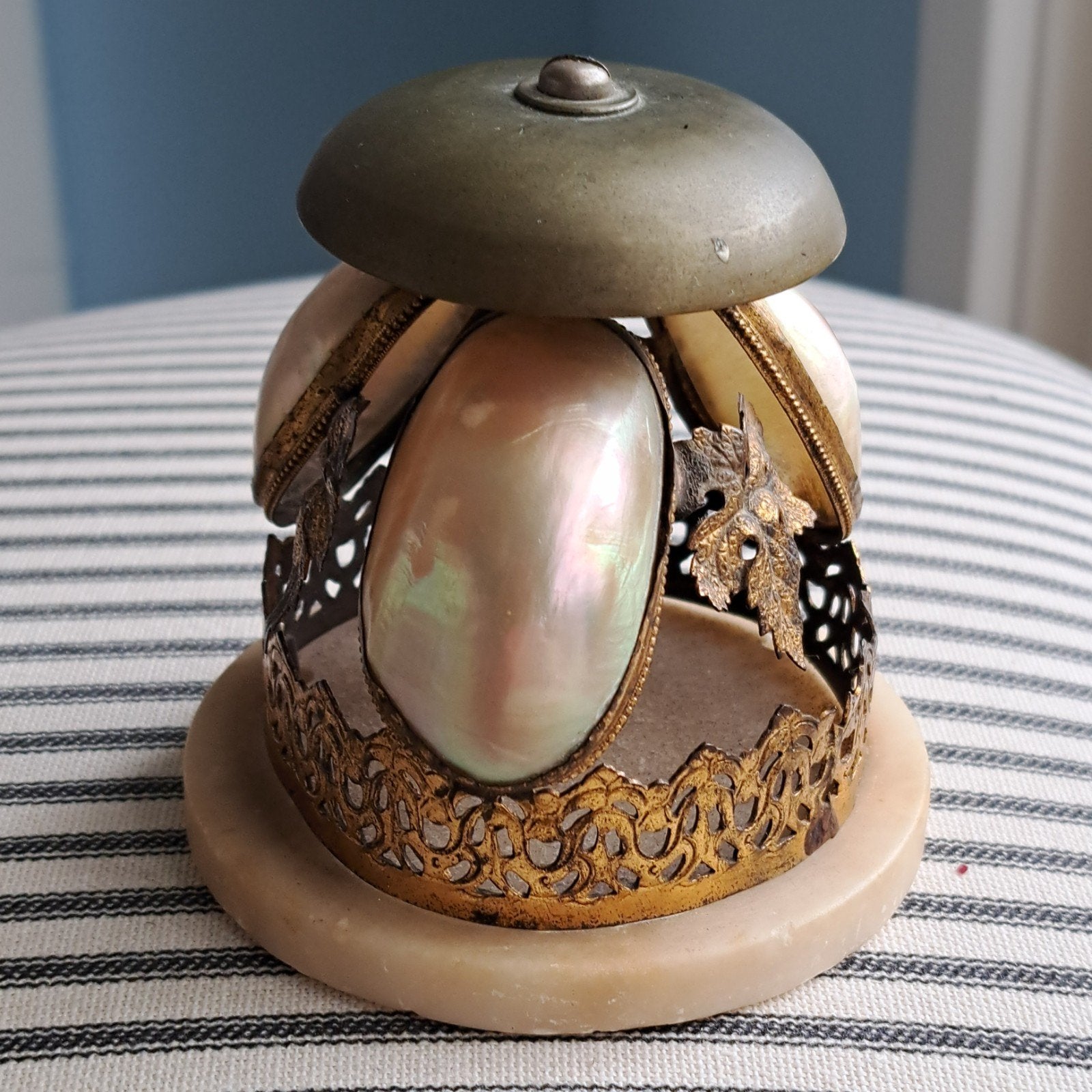 Antieke Franse tafelbel met parelmoer schelpen, 19e eeuw, Antiek en Kunst, Ophalen of Verzenden
