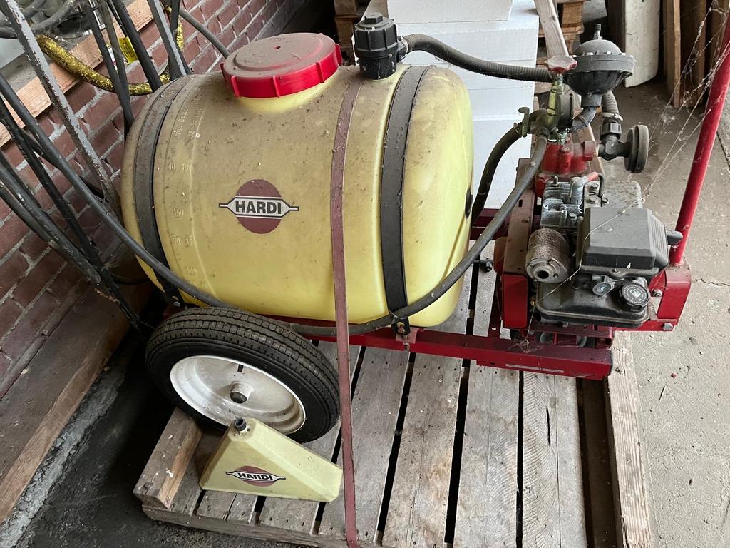 Hardi veldspuit met benzinemotor, Ophalen, Gebruikt