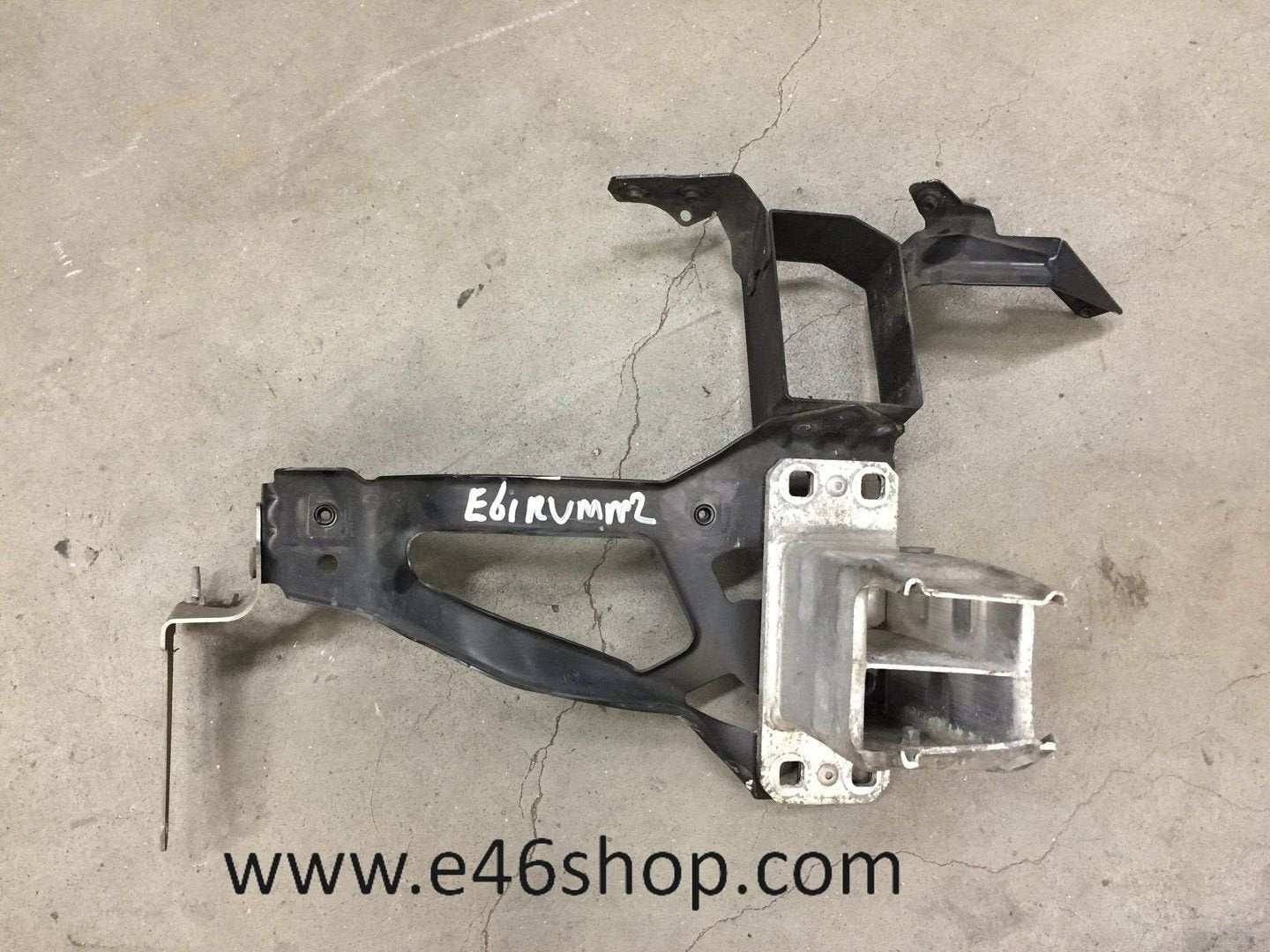 Bumpersteun BMW E60 E61  links en rechts, Gebruikt, -, -, Ophalen of Verzenden