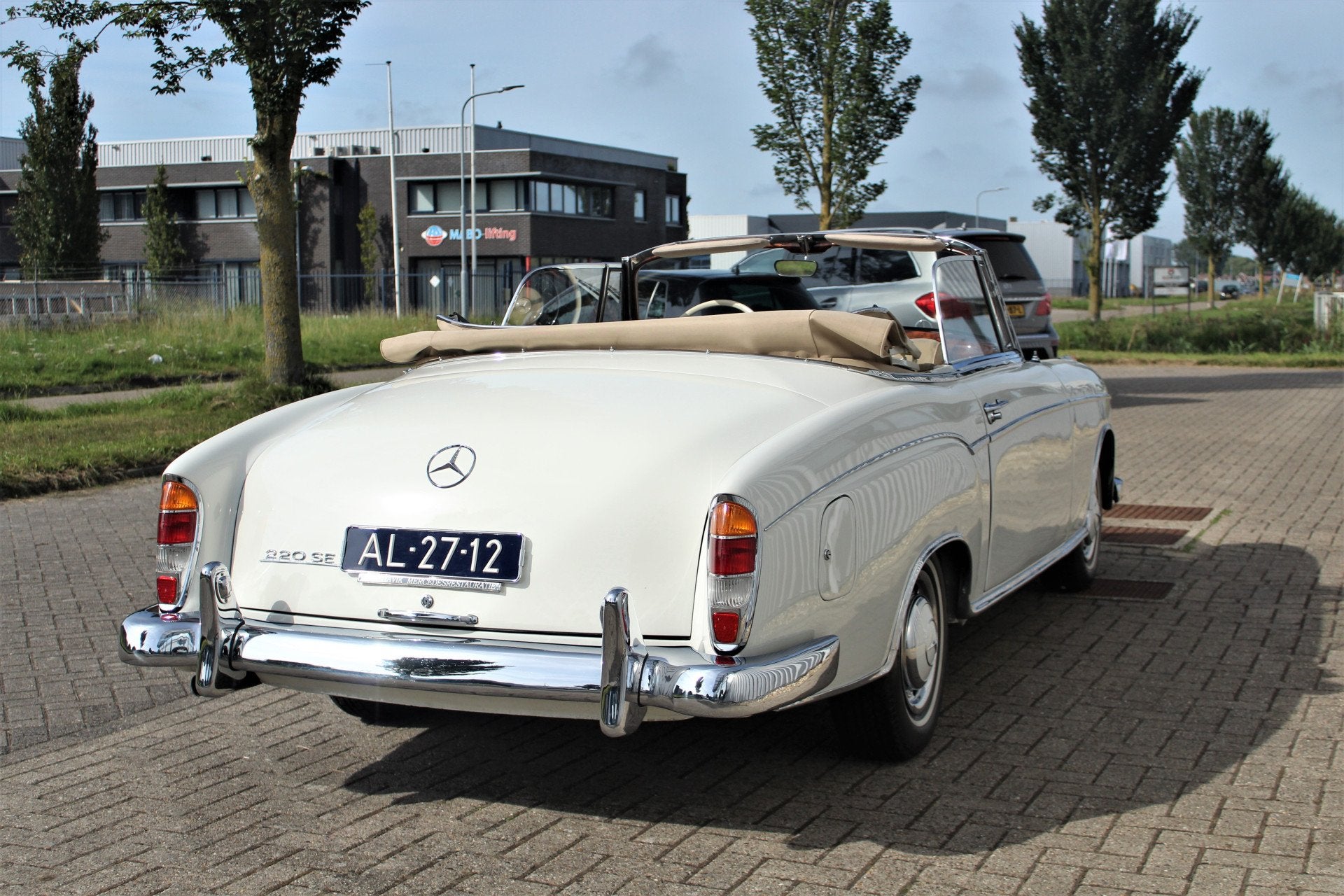 Mercedes-Benz S-Klasse 220SE W128 Ponton Cabriolet, Auto's, Beige, Cabriolet, Wit, Bedrijf