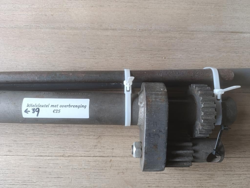 zware wielmoer sleutels, Ophalen, Zo goed als nieuw