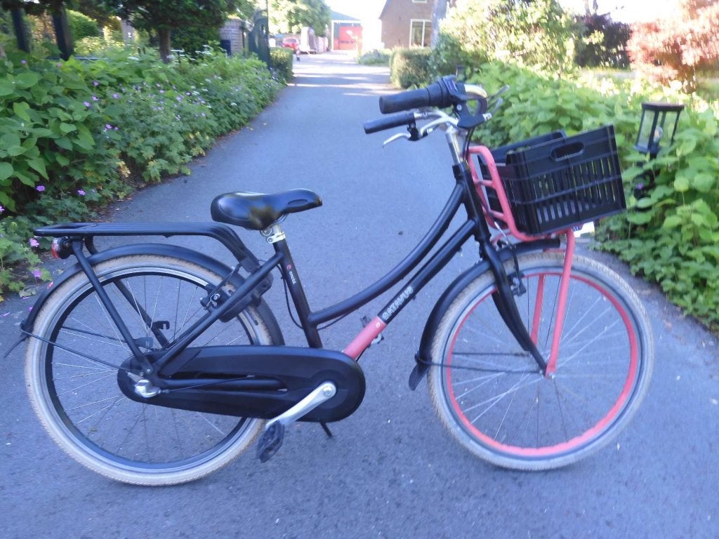 Mooie 24 inch matzwarte Batavus CNCTD  met 3 versnellingen, Terugtraprem, Versnellingen, Zo goed als nieuw, Ophalen