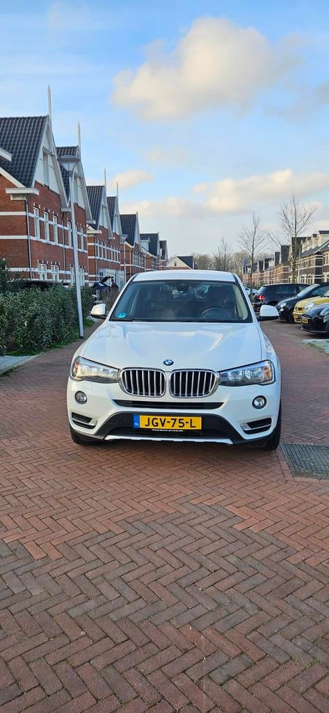 BMW X3 20I Xdrive Aut8 2017 Wit, Navigatiesysteem, Euro 6, 4 cilinders, 2000 kg