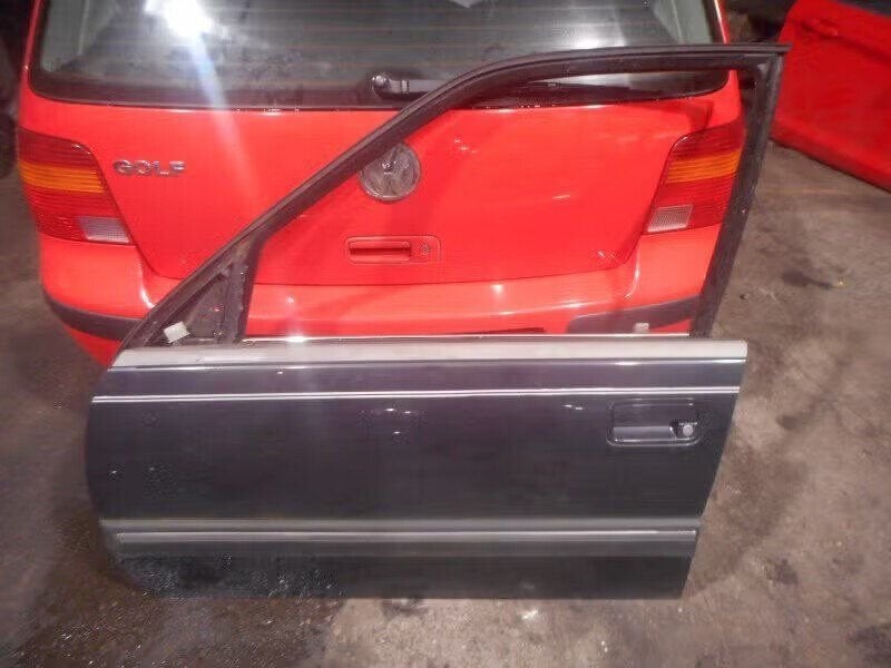 PORTIER LINKS VOOR Opel Senator B (01-1987/12-1996), Bahnhofsplatz 65423 Rüsselsheim am Main, DE, Gebruikt, Deur, Opel
