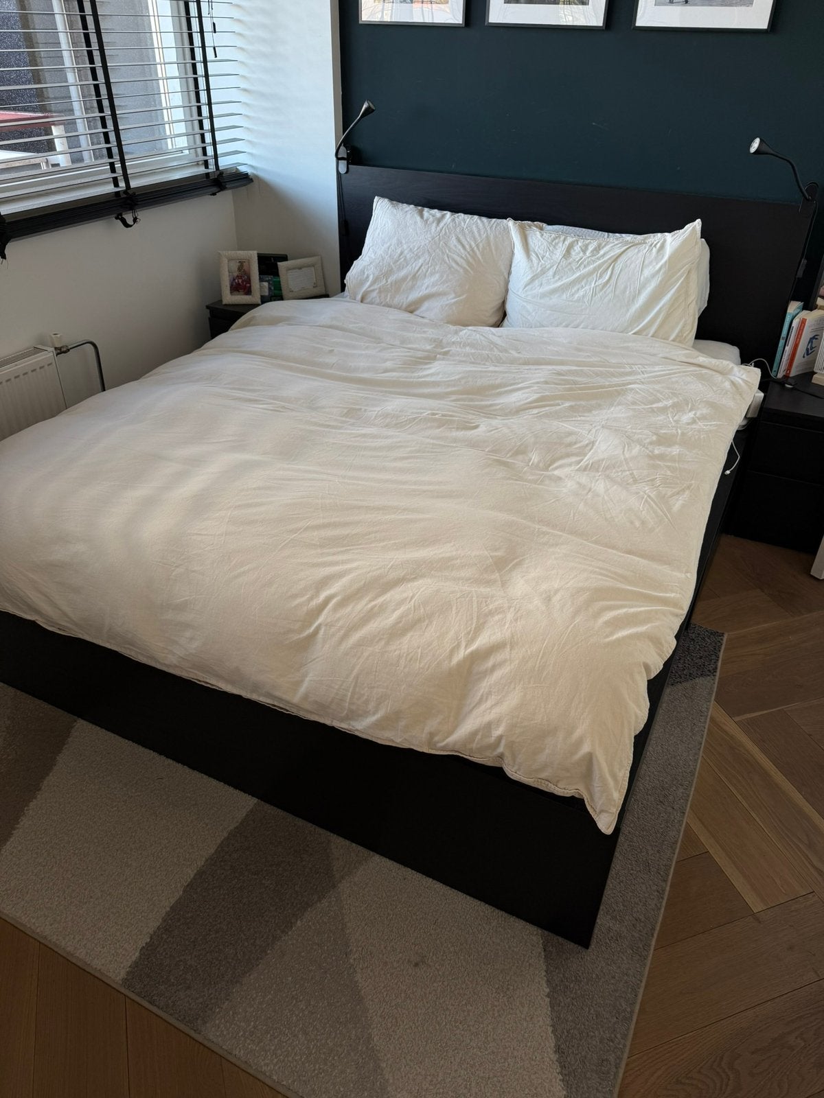 IKEA MALM bed + 2 nachtkastjes (160x200) + lades, Ophalen, Wit, Tweepersoons, Zo goed als nieuw