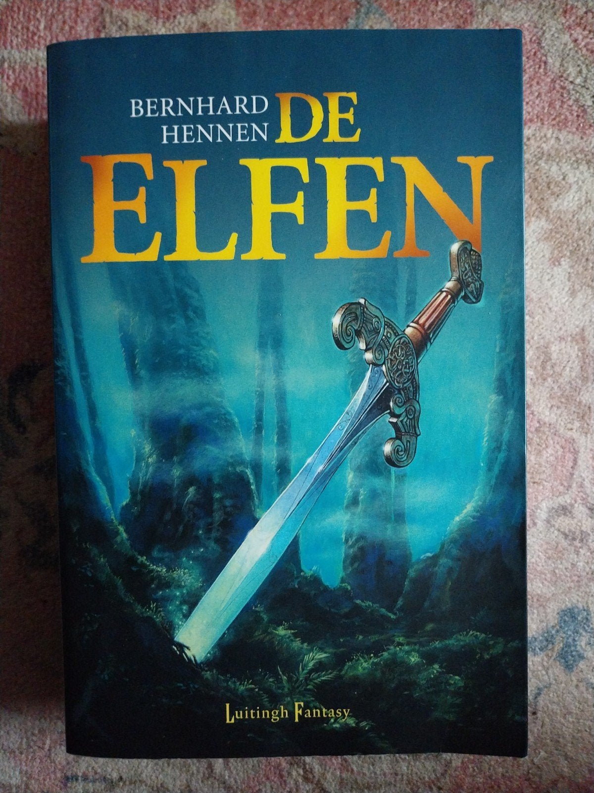 De Elfen - Bernhard Hennen (Fantasy Boek), Verzenden, Zo goed als nieuw, Bernhard Hennen