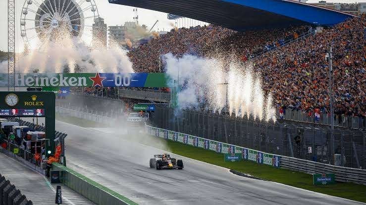 Formule 1 Zandvoort de race! 23 augustus 20 tickets, Drie personen of meer