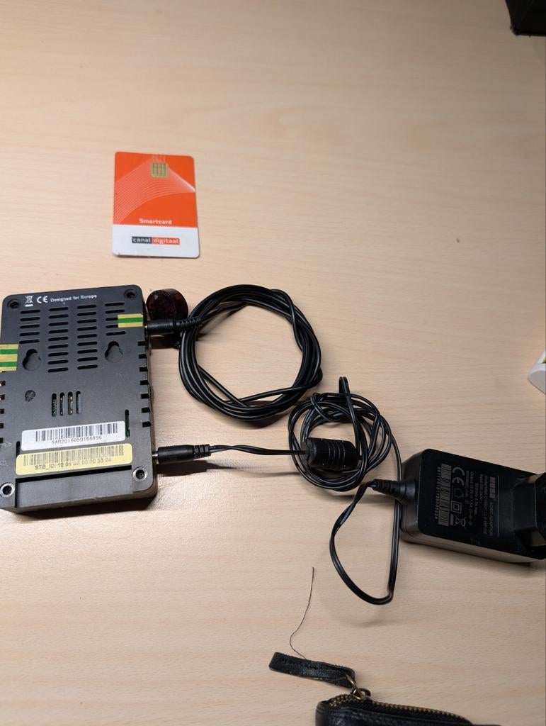 SaB canal digitaal ontvanger met afstand bediening, Ophalen of Verzenden, Gebruikt