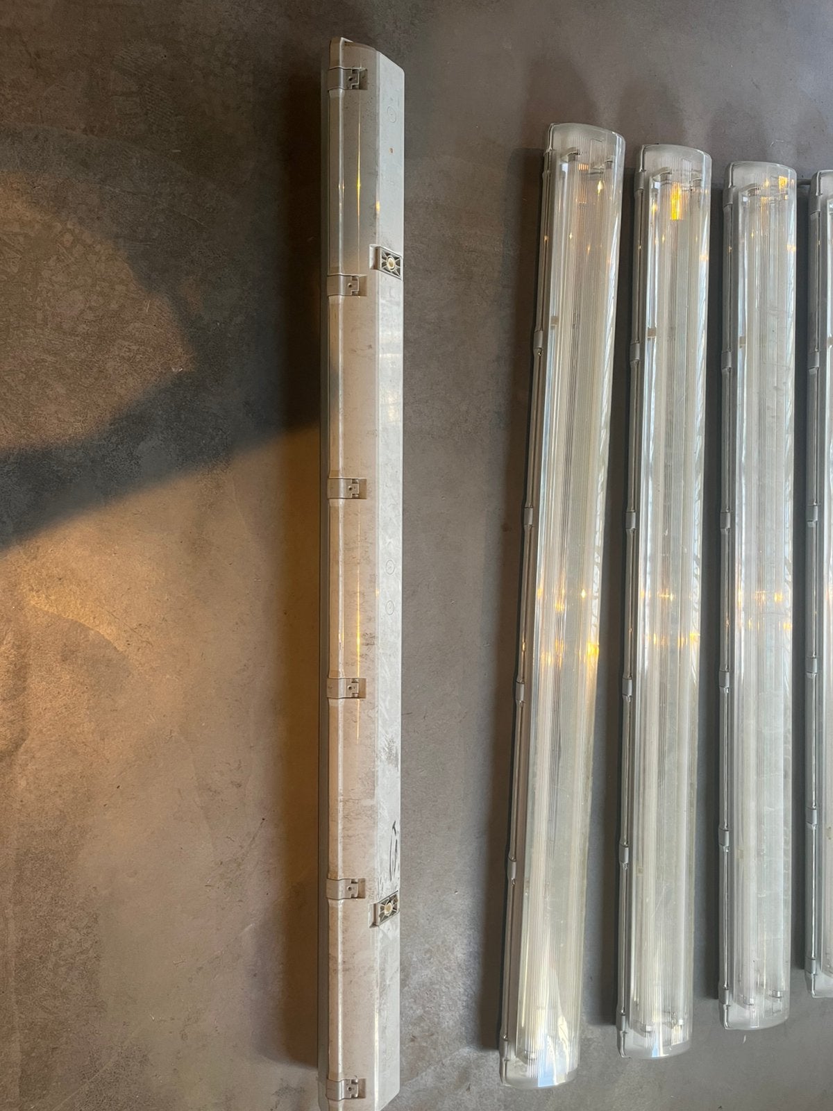 Phillips led tl verlichting met armatuur 150cm, Ophalen, Zo goed als nieuw, Minder dan 50 watt, Armatuur