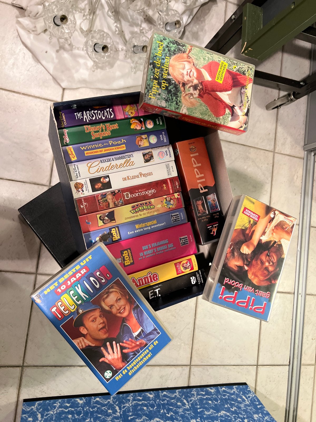 15 VHS-banden kinderfilms/series: Pippi, Annie, ET, Disney, Cd's en Dvd's, Ophalen, Gebruikt, Animatie, Alle leeftijden
