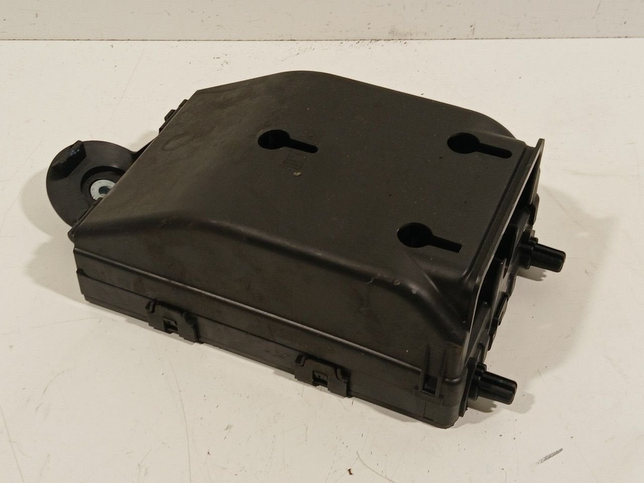 Zekeringkast Volvo S60, Onderdelen@venauto.nl, Van der Ven Autorecycling B.V., Gebruikt, Ettenseweg 76, 4706 PB Roosendaal, The Netherlands