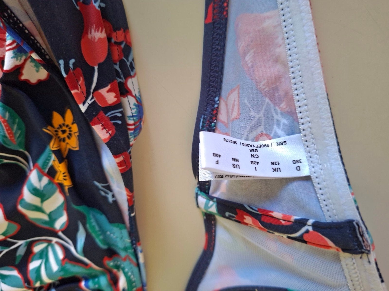Esprit bloemenprint bikini set - Nieuw, Meerkleurig, Nieuw, Ophalen of Verzenden, Bikini