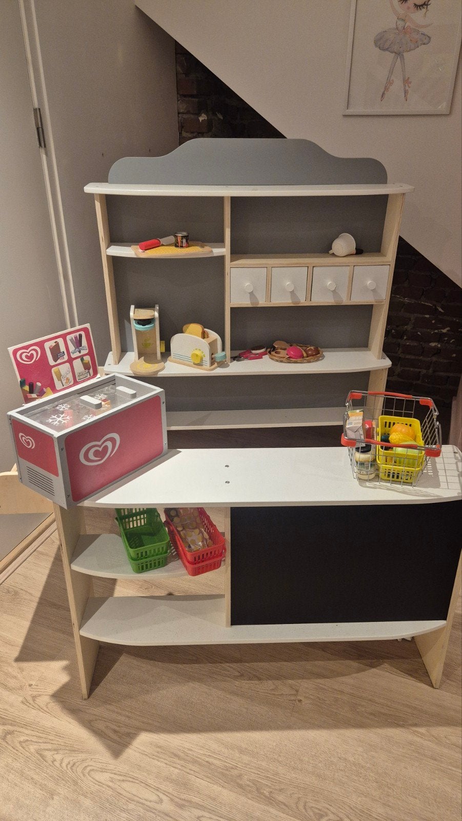 Houten kinderwinkeltje met accessoires, Ophalen, Zo goed als nieuw, Jongen of Meisje