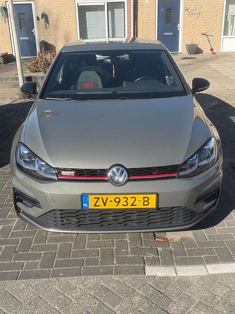 Volkswagen Golf 1.0 TSI 110pk 5D 2017 Grijs, Auto's, Volkswagen, Particulier, Golf, Benzine, B, Hatchback, Handgeschakeld, Geïmporteerd