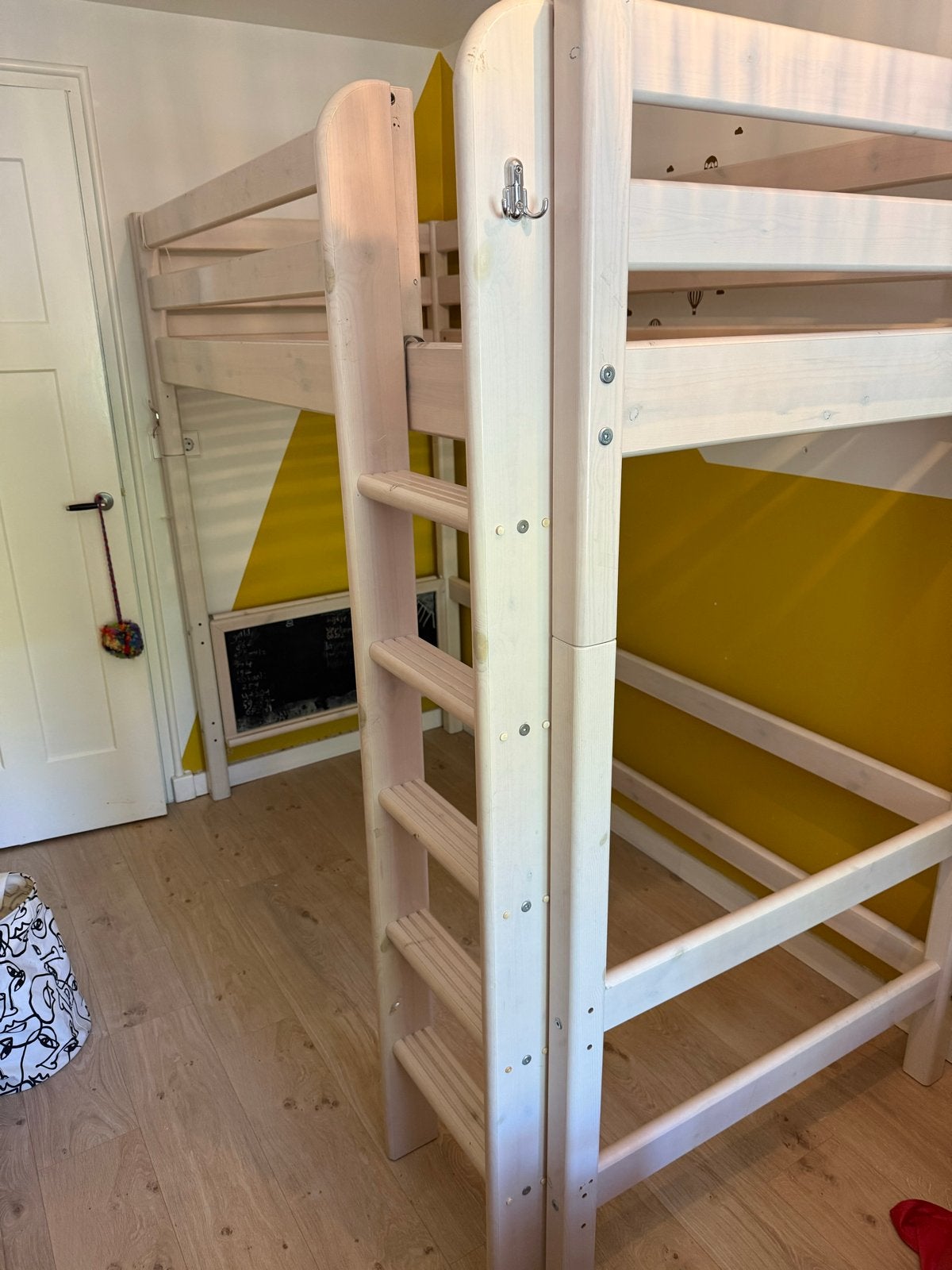 Flexa Hoogslaper Whitewash met krijtbord en plankje, Ophalen, Gebruikt, Eenpersoons, 160 tot 180 cm