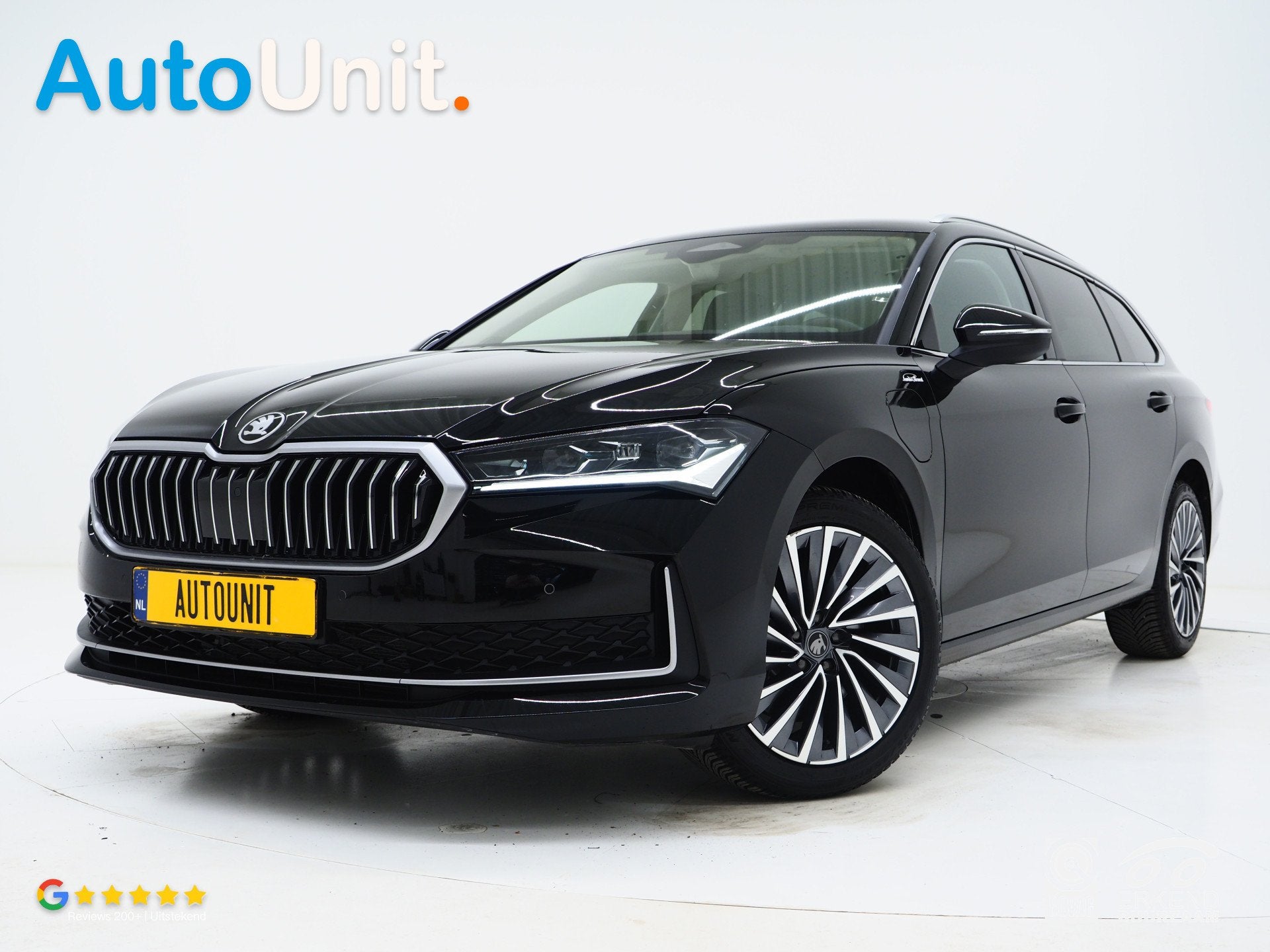Skoda Superb Combi 1.5 TSI PHEV Laurin & Klement | Leder | M, 4 cilinders, Zwart, 1747 kg, Adaptive Cruise Control