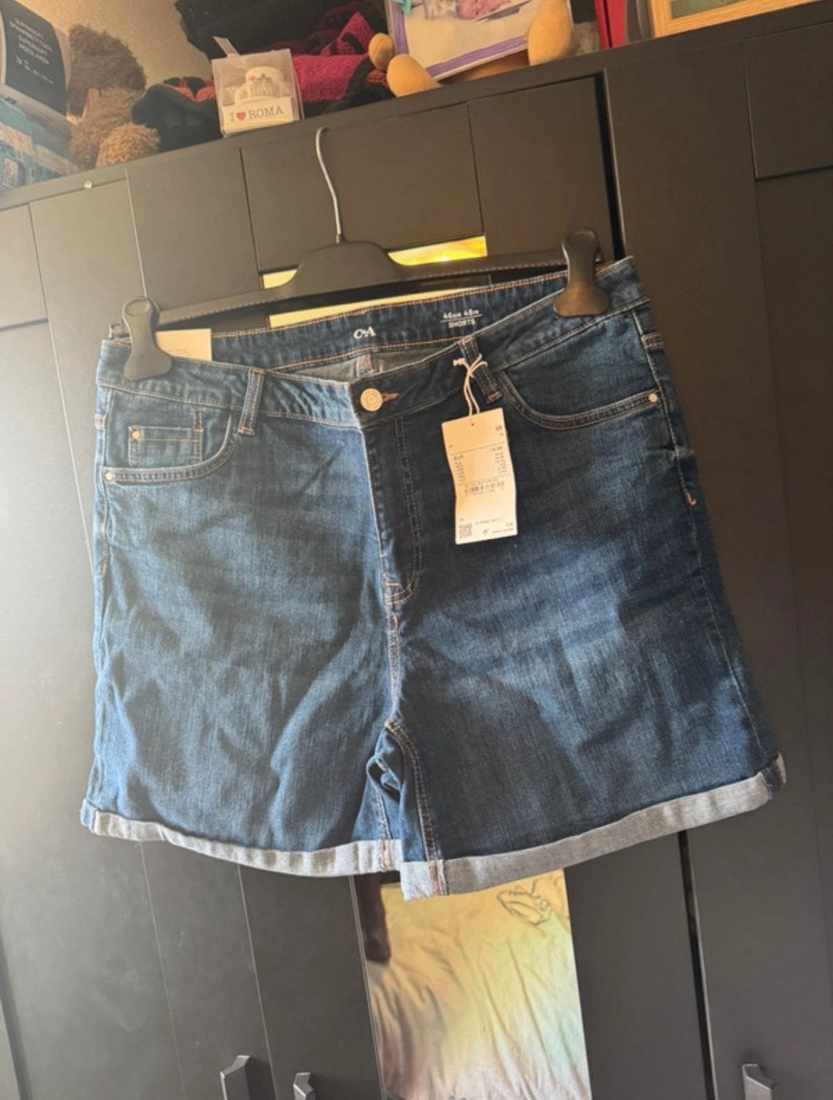 Nieuwe korte spijkerbroek C&A maat 46 met prijskaartje, Kleding | Dames, Ophalen of Verzenden, Nieuw, Blauw, Overige jeansmaten
