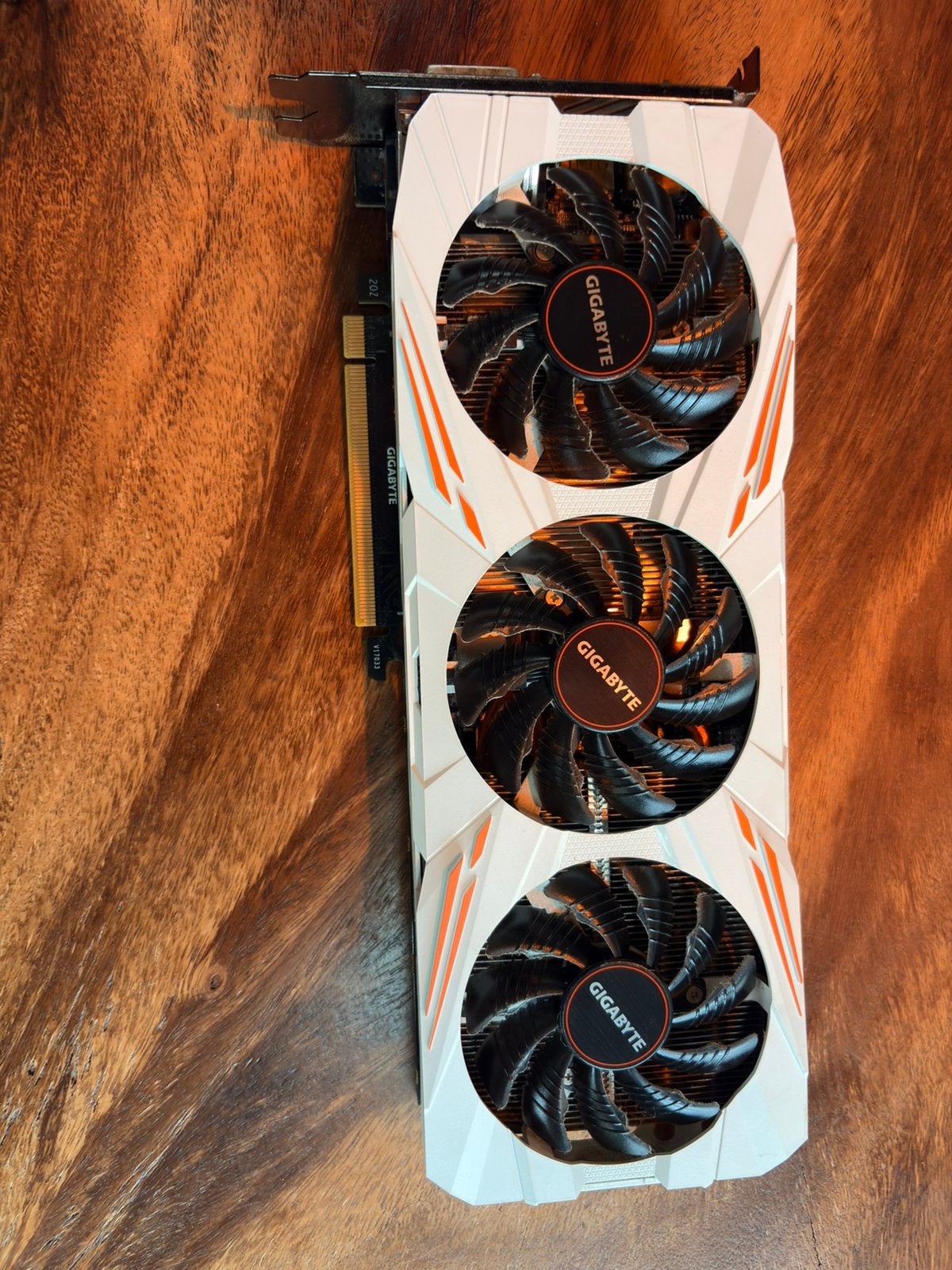 1080ti gigabyte white, Computers en Software, Videokaarten, Ophalen, GDDR6, PCI-Express 4, Zo goed als nieuw