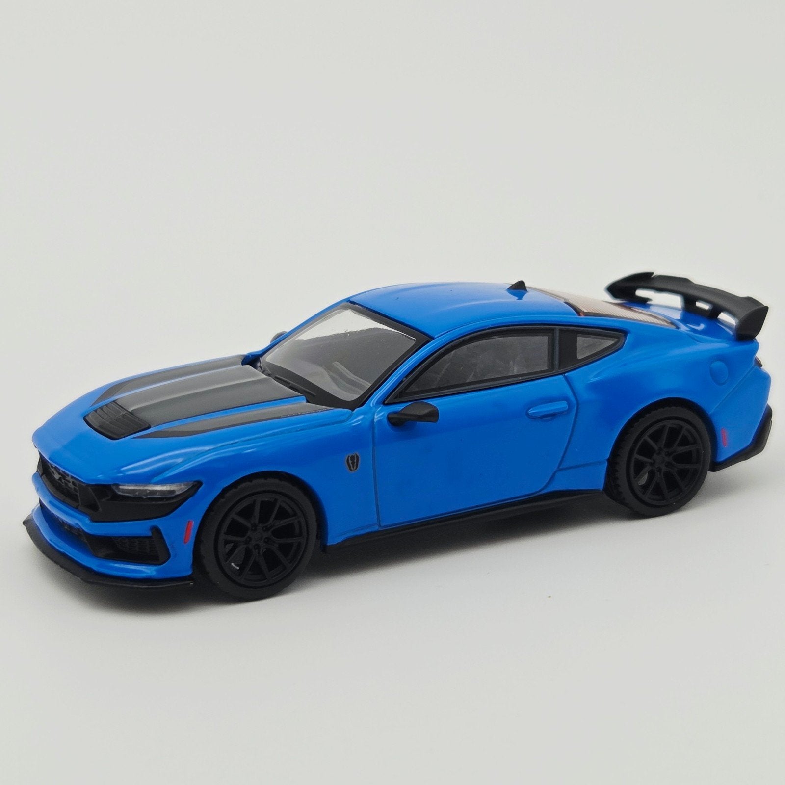 Mini Gt – 2024 Ford Mustang Dark Horse, grabber blue – Left, Mymodelcar@outlook.com, Auto, Ophalen of Verzenden, Mini gt