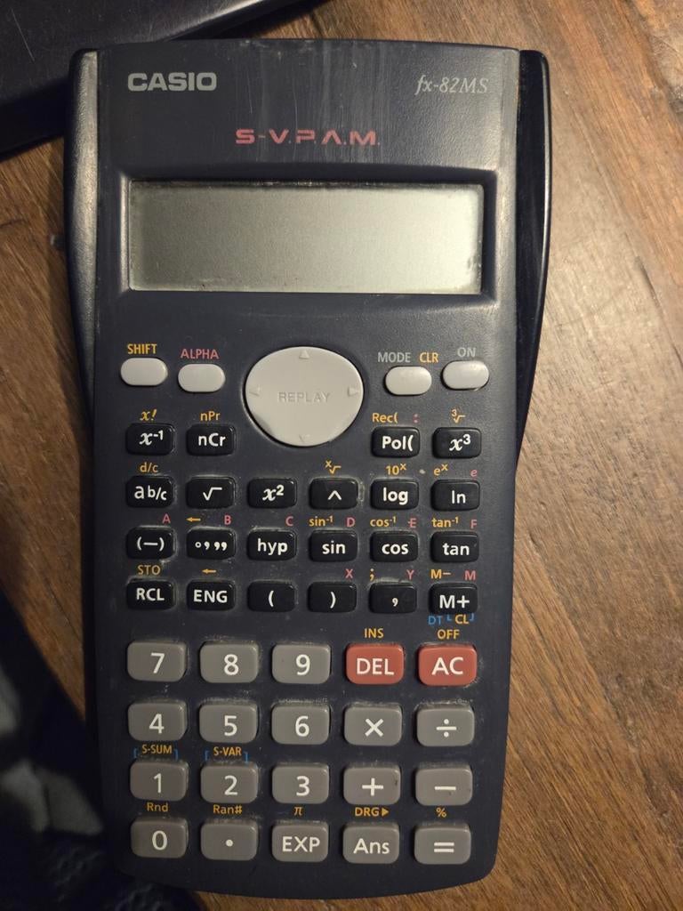 Casio FX-82MS wetenschappelijke rekenmachine., Ophalen of Verzenden, Zo goed als nieuw