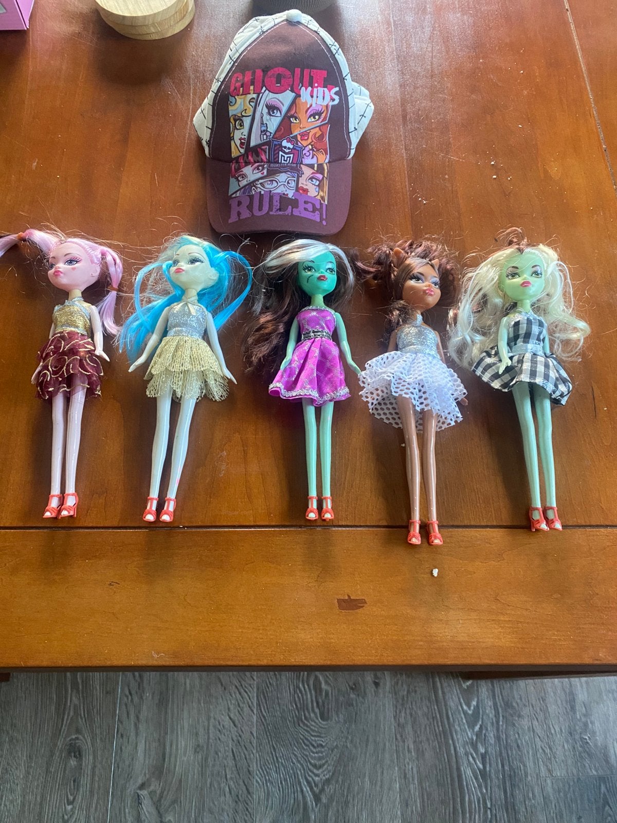 Monster High poppen en petje ZGAN, Kinderen en Baby's, Ophalen of Verzenden, Zo goed als nieuw, Overige typen