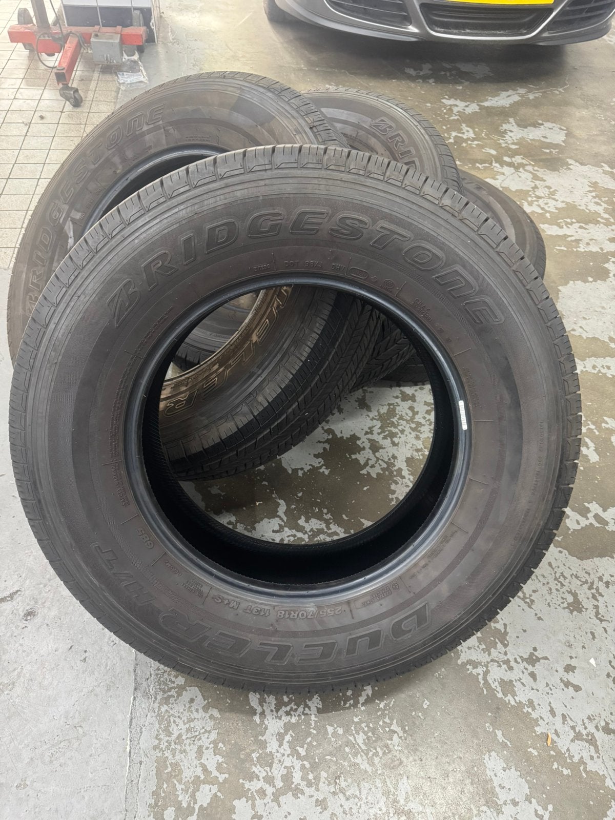Banden bridgestone 225/70 R18, Ophalen, 18 inch, Band(en), Zomerbanden