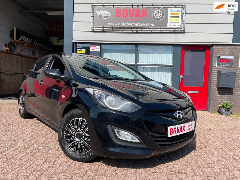 Hyundai I30 1.4i 16v Black Edition, Auto's, Hyundai, Voorwielaandrijving, Stof, Gebruikt, Zwart
