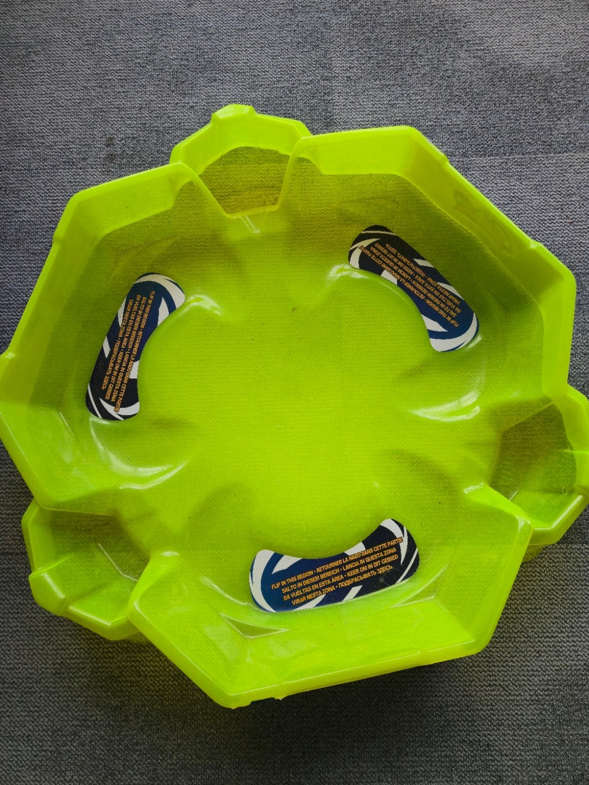 beyblade arena, Ophalen