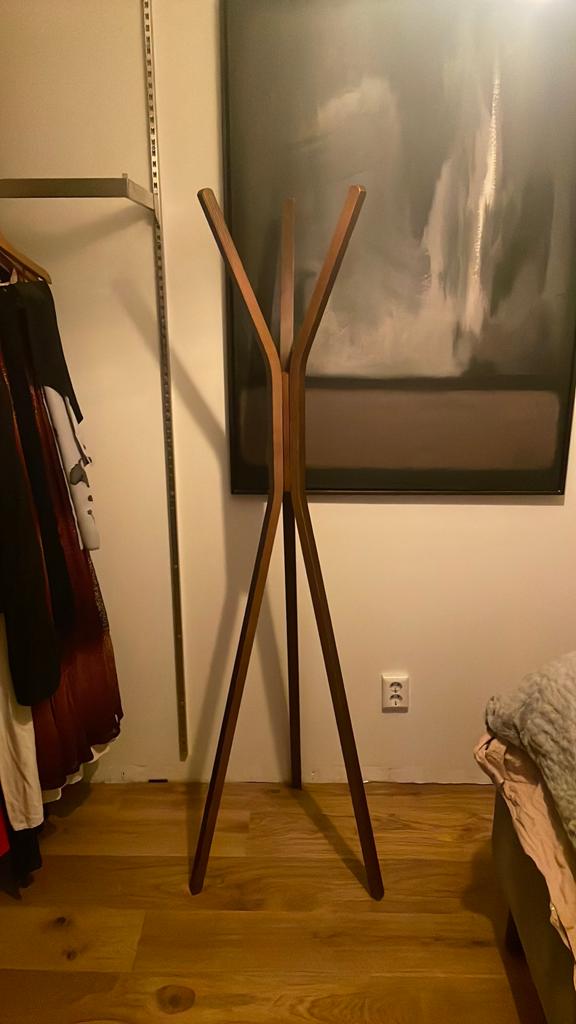 Moderne houten kapstok kastanjebruim, Huis en Inrichting, Woonaccessoires | Kapstokken, Verzenden, Zo goed als nieuw, Staande kapstok