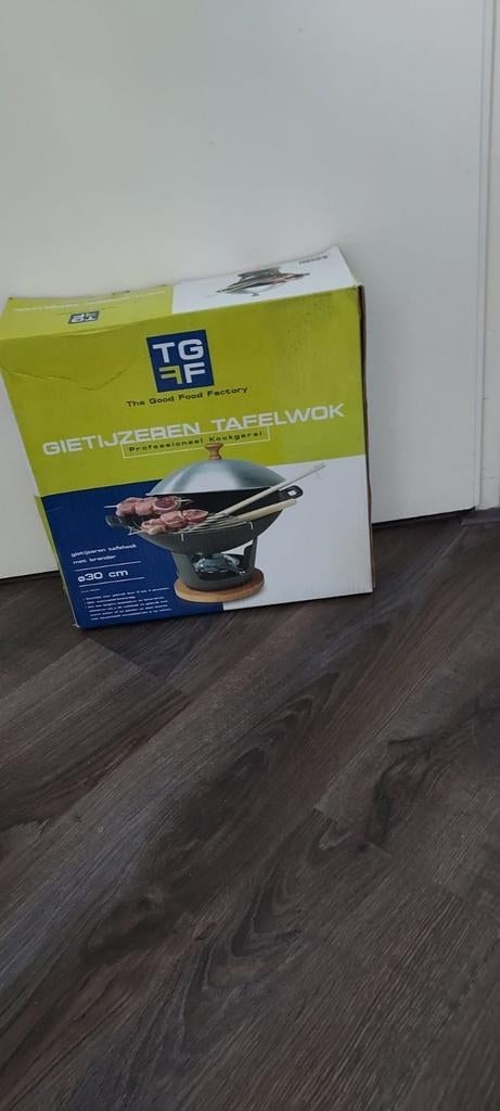 Tavel wok, Ophalen, Nieuw, 4 t/m 7 personen