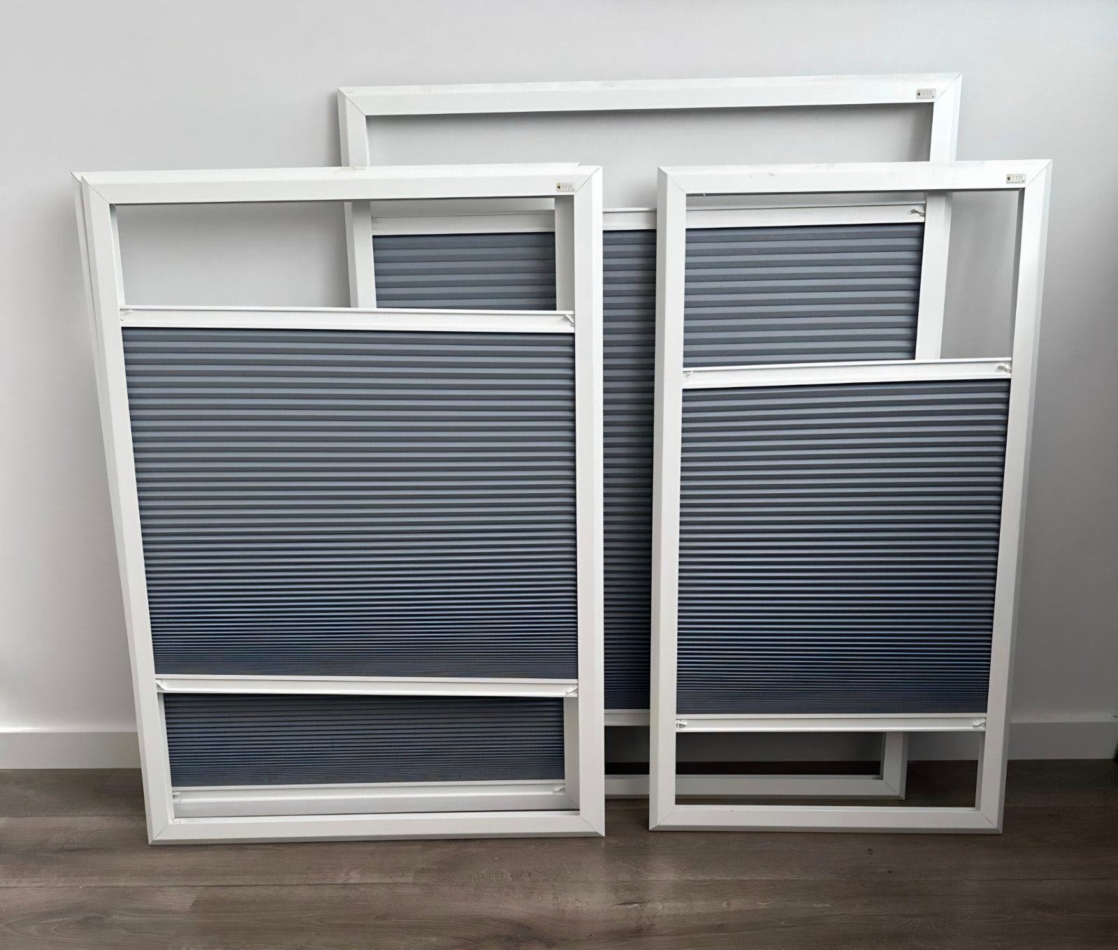 4x Plisse gordijn met frame te koop, Doe-het-zelf en Verbouw, Ophalen, Gebruikt, Minder dan 100 cm, Grijs