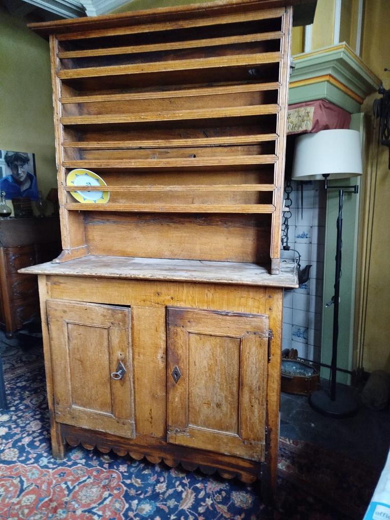 Antieke houten borden buffetkast, Antiek en Kunst, Antiek | Meubels | Kasten, Ophalen