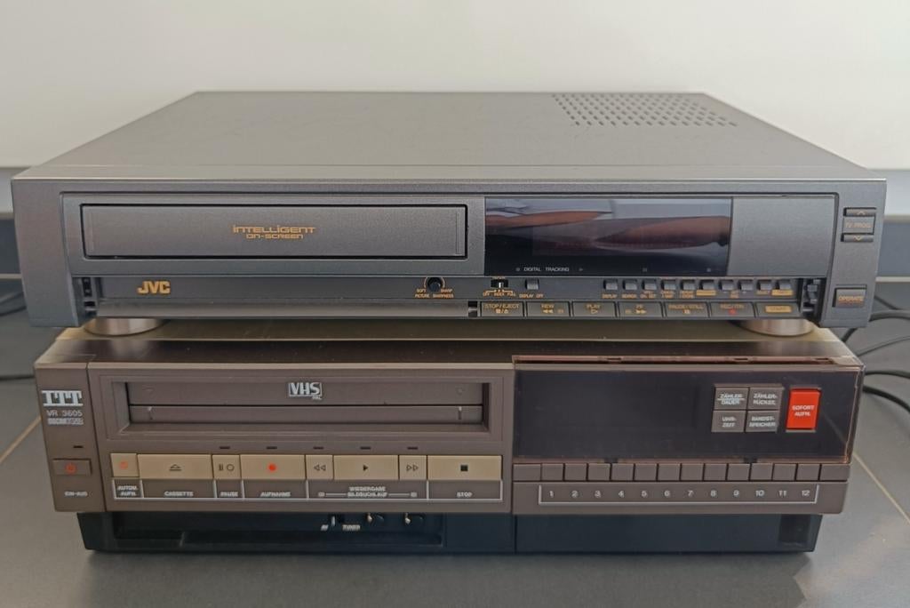 JVC & ITT VHS-spelers : vintage videorecorders., Ophalen of Verzenden, Niet werkend, VHS-speler of -recorder