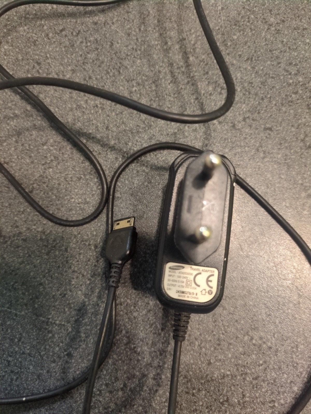 originele Samsung dumbphone oplader (oude telefoon lader), Ophalen of Verzenden, Oplaadkabel, Samsung, Gebruikt