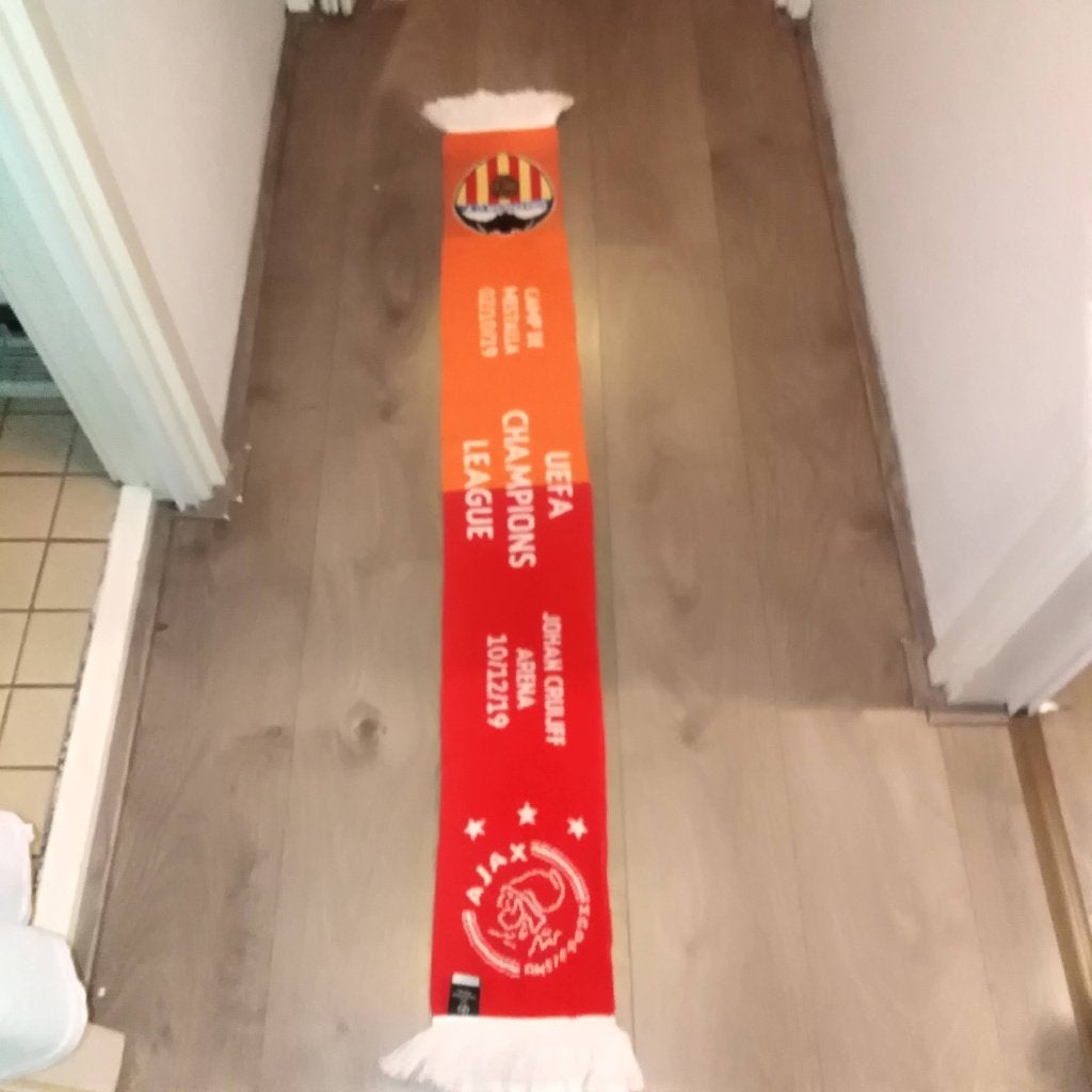 Ajax sjaal UEFA champions league Valencia/Ajax, Verzamelen, Sportartikelen en Voetbal, Ophalen, Gebruikt, Ajax, Vaantje of Sjaal