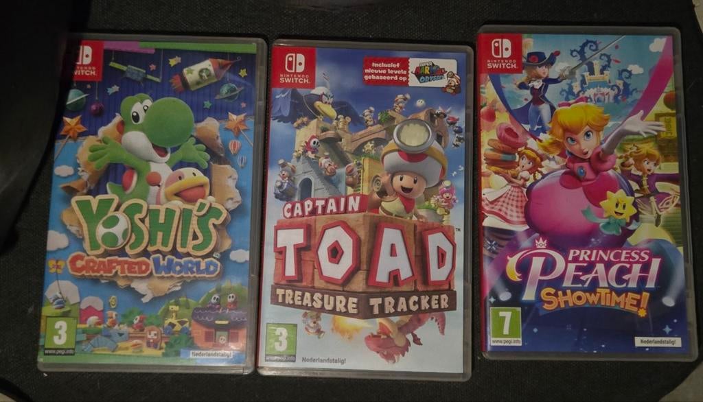 Nintendo switch yoshi  toad en peach, Ophalen of Verzenden, Zo goed als nieuw, Met 1 controller, Switch Original