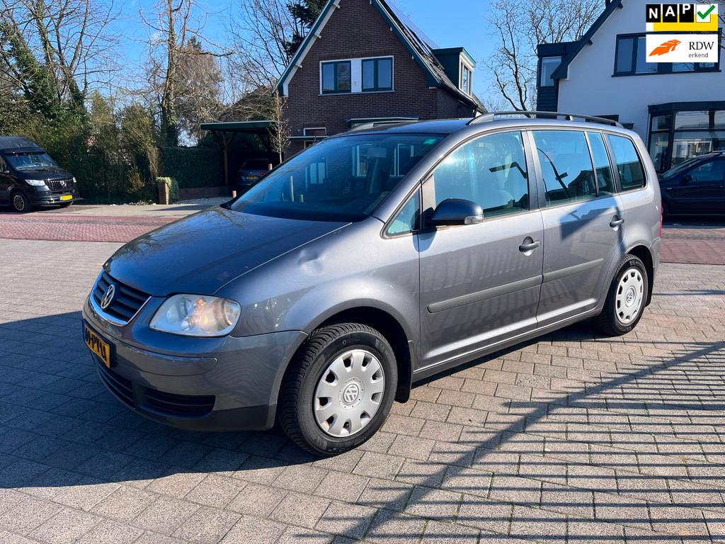 Volkswagen Touran 1.6-16V Ketting vv apk airco cruise isofix, Gebruikt, 4 cilinders, 116 pk, Origineel Nederlands