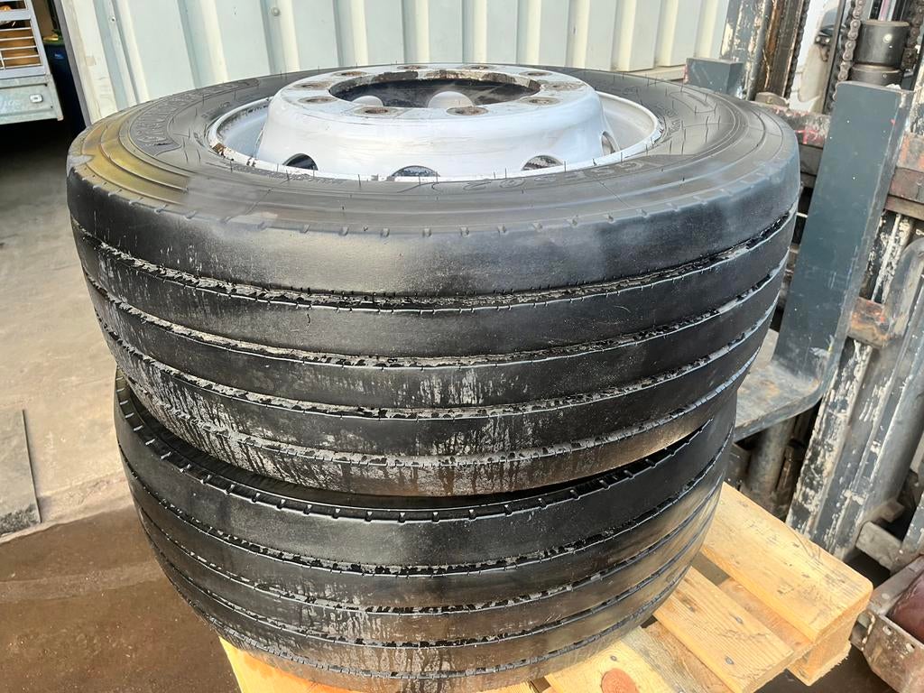 2 banden 315/60/22,5 10,5 mm, Auto-onderdelen, Vrachtwagen-onderdelen, Ophalen, Overige merken, Overige Auto-onderdelen